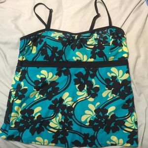 Women’s tankini swim top